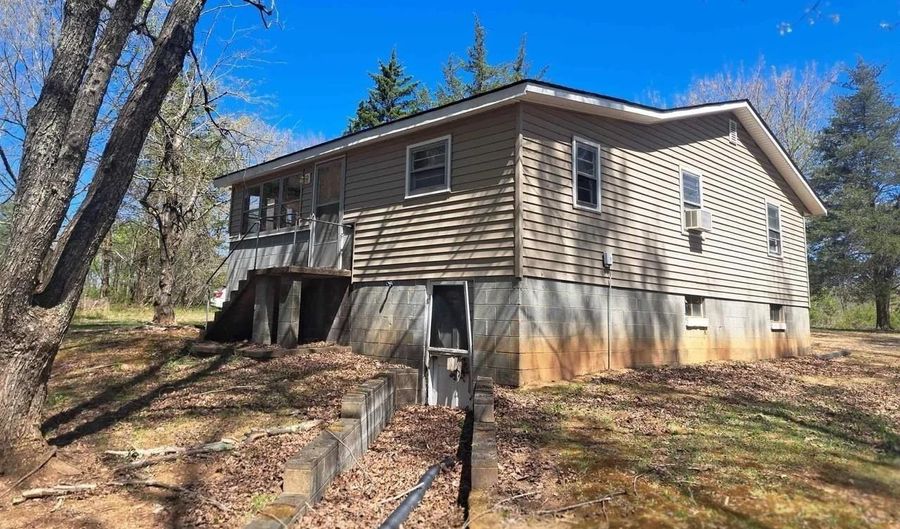4571 ELLY Rd, Aroda, VA 22709 - 3 Beds, 1 Bath