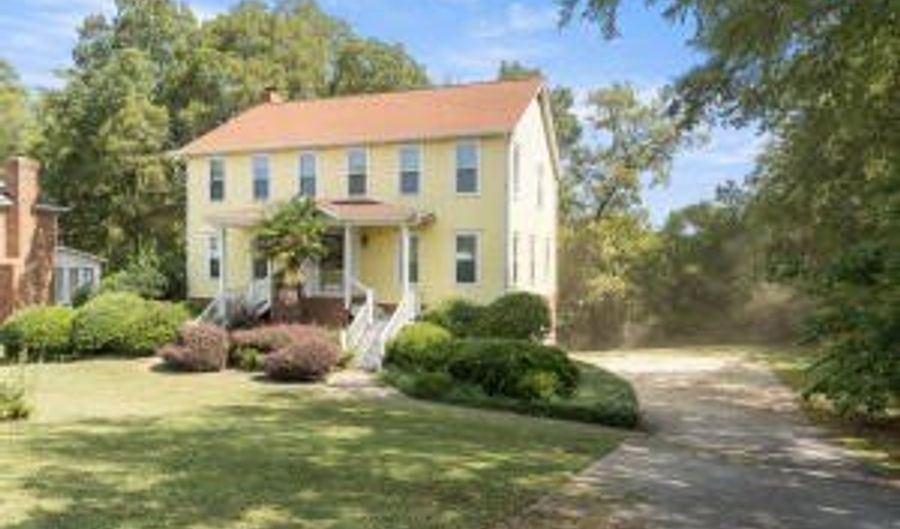 2720 BOARS HEAD Rd, Augusta, GA 30907 - 4 Beds, 3 Bath