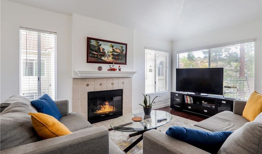 71 Sandpiper Ln, Aliso Viejo, CA 92656 - 2 Beds, 2 Bath