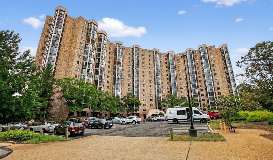 5902 MOUNT EAGLE Dr 805, Alexandria, VA 22303 - 2 Beds, 2 Bath