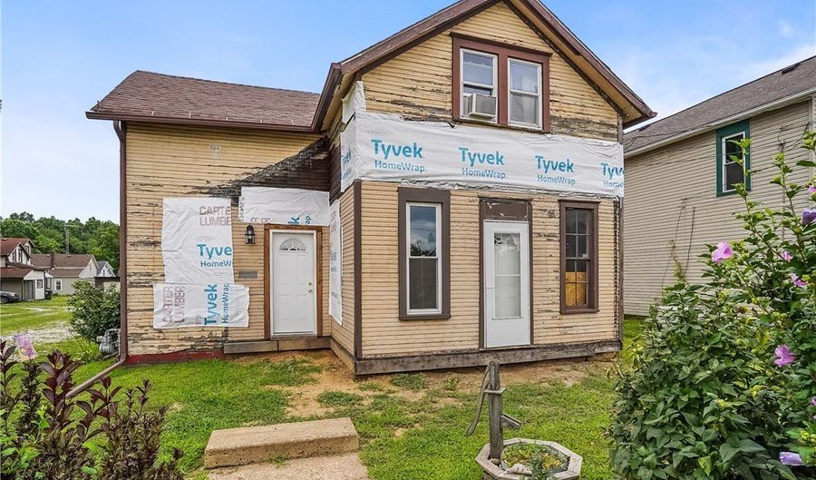 579 W Ely St, Alliance, OH 44601 - 3 Beds, 1 Bath