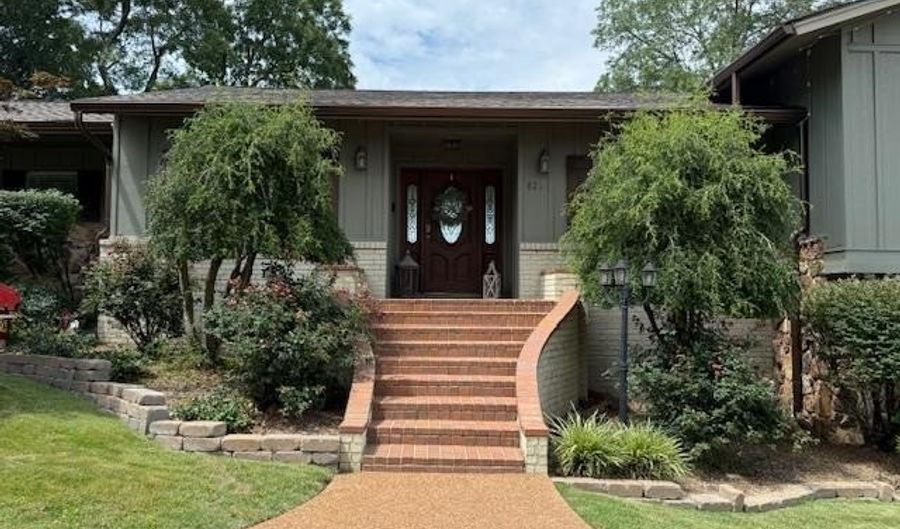 825 Dennison Hts, Batesville, AR 72501 - 4 Beds, 4 Bath
