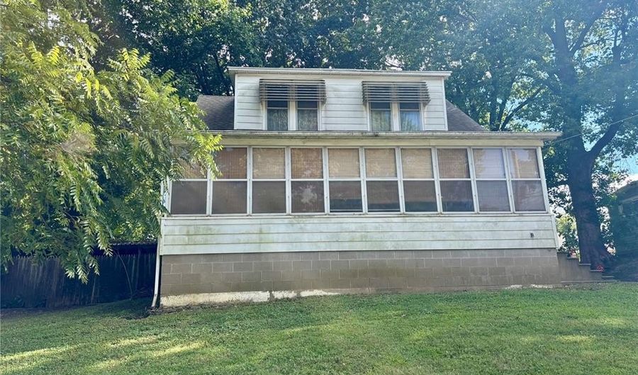 3013 Mayfield Ave, Alton, IL 62002 - 3 Beds, 2 Bath