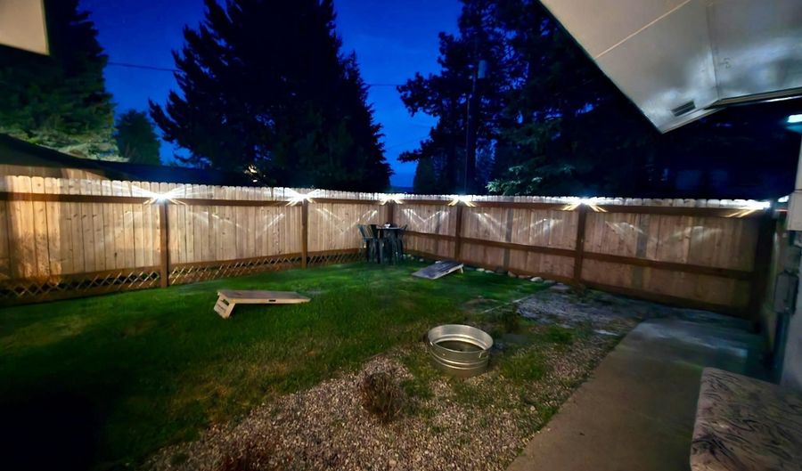 204 W Kerby St, Cascade, ID 83611 - 3 Beds, 2 Bath