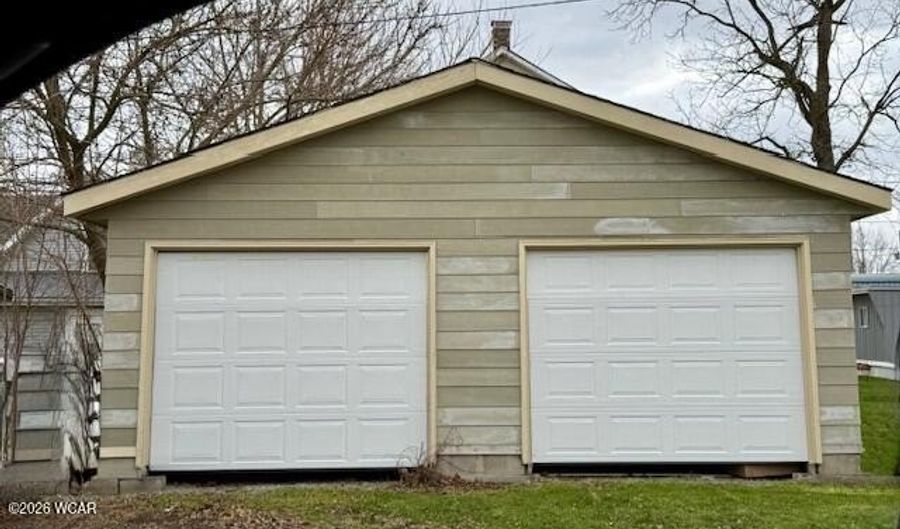 120-122 W Buckeye Ave, Ada, OH 45810 - 8 Beds, 4 Bath