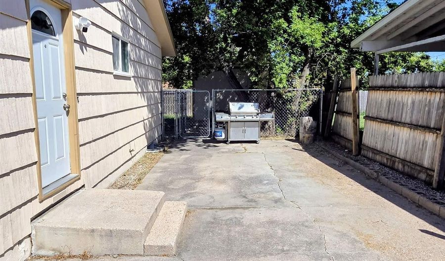 217 DESMET Dr, Cheyenne, WY 82007 - 5 Beds, 2 Bath