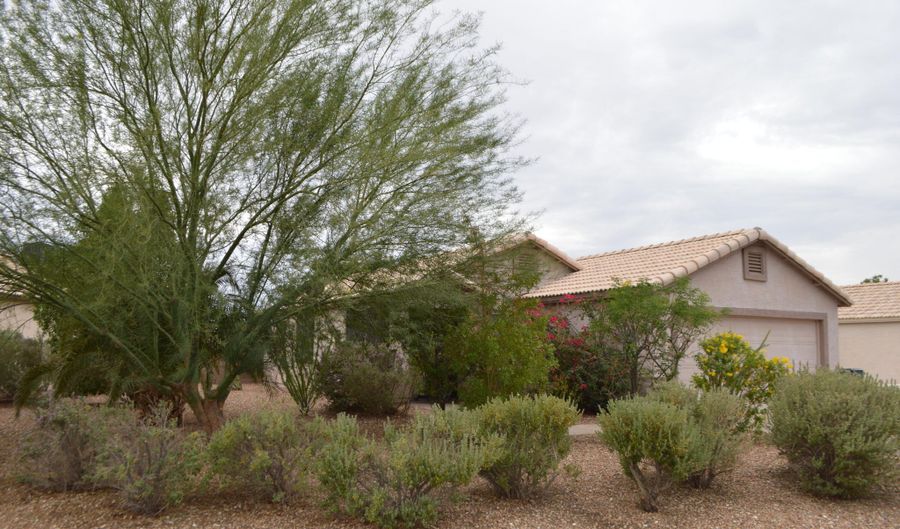 2279 W 20TH Ave, Apache Junction, AZ 85120 - 2 Beds, 1 Bath