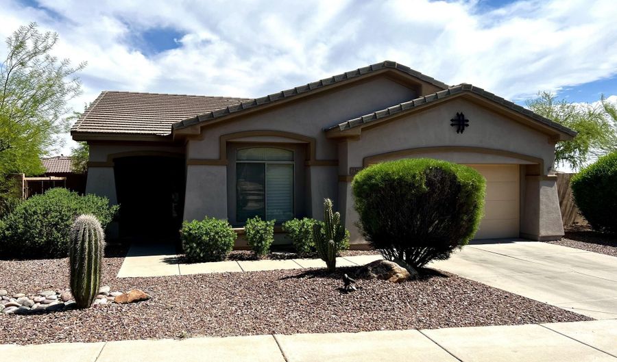 2361 W TURTLE HILL Ct, Anthem, AZ 85086 - 2 Beds, 2 Bath