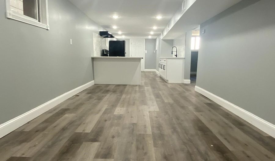 24 W 35TH St B, Bayonne, NJ 07002 - 2 Beds, 1 Bath