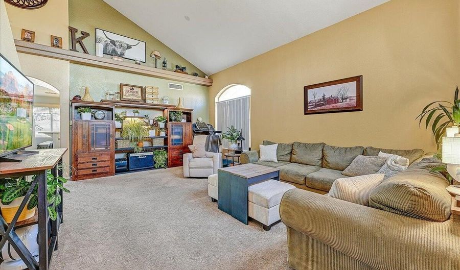 1182 E BUTLER Dr, Chandler, AZ 85225 - 4 Beds, 3 Bath