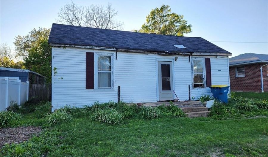 3212 Alby St, Alton, IL 62002 - 2 Beds, 1 Bath