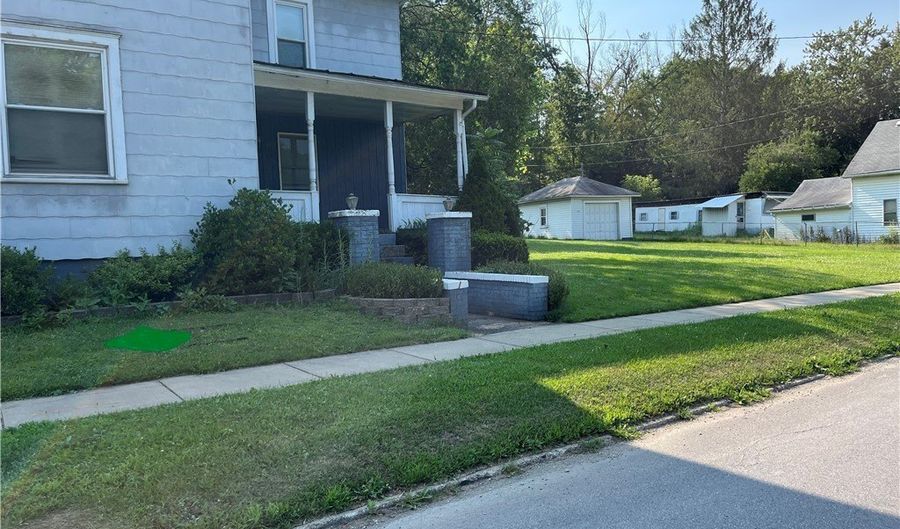 329 S Market St, Amsterdam, OH 43903 - 3 Beds, 1 Bath