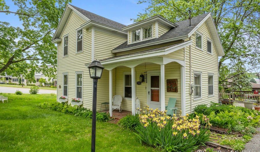7115 Bronson St SE, Ada, MI 49301 - 3 Beds, 1 Bath