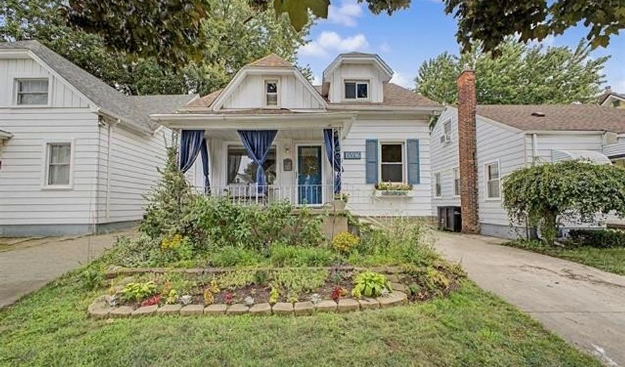 15596 Thomas Ave, Allen Park, MI 48101 - 4 Beds, 2 Bath