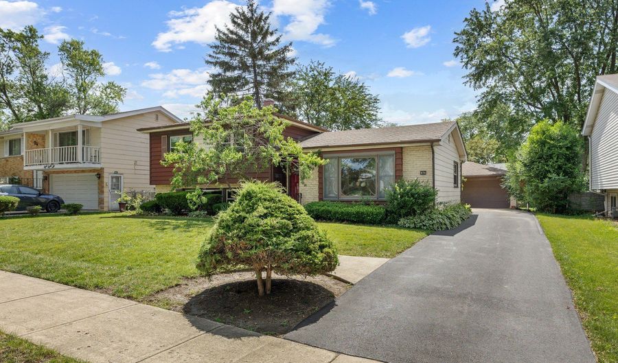 874 S Wisconsin Ave, Addison, IL 60101 - 3 Beds, 2 Bath