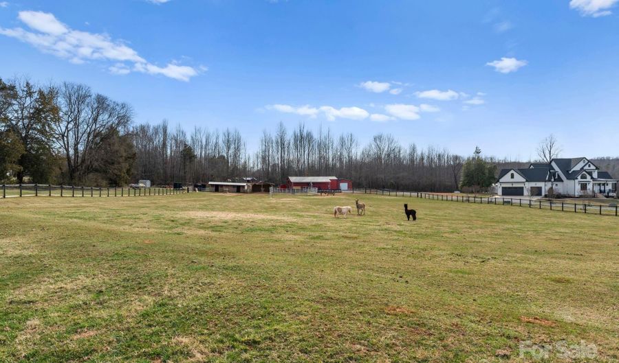 3158 Cane Mill Rd, Asheboro, NC 27205 - 4 Beds, 4 Bath