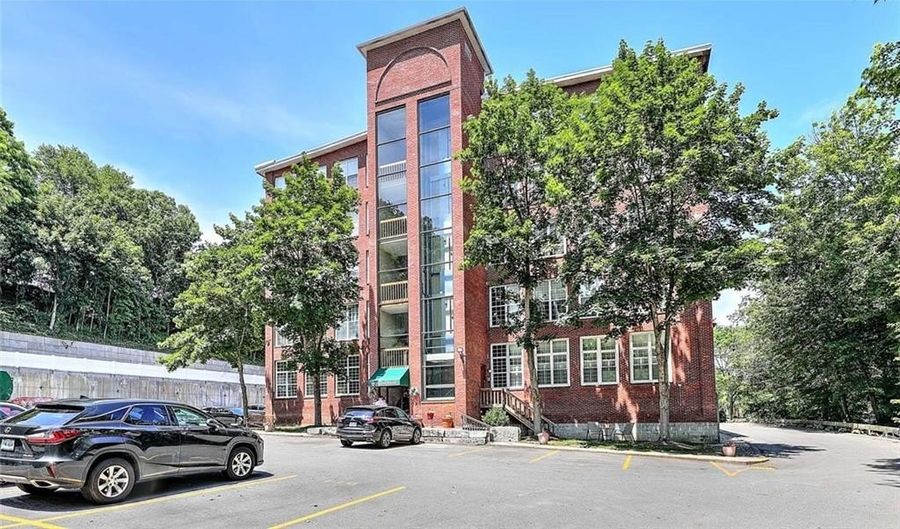 2 School St 334, Lincoln, RI 02802 - 1 Beds, 1 Bath