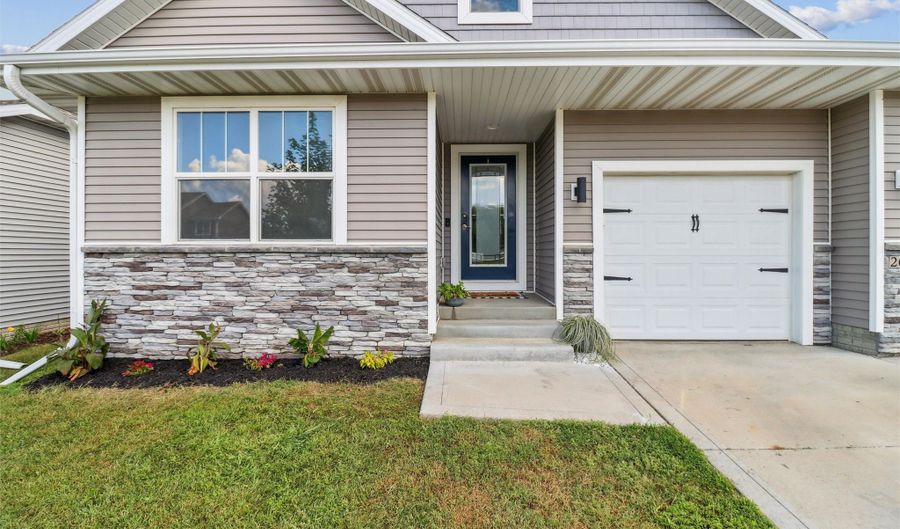 2013 2nd St SW, Altoona, IA 50009 - 3 Beds, 2 Bath