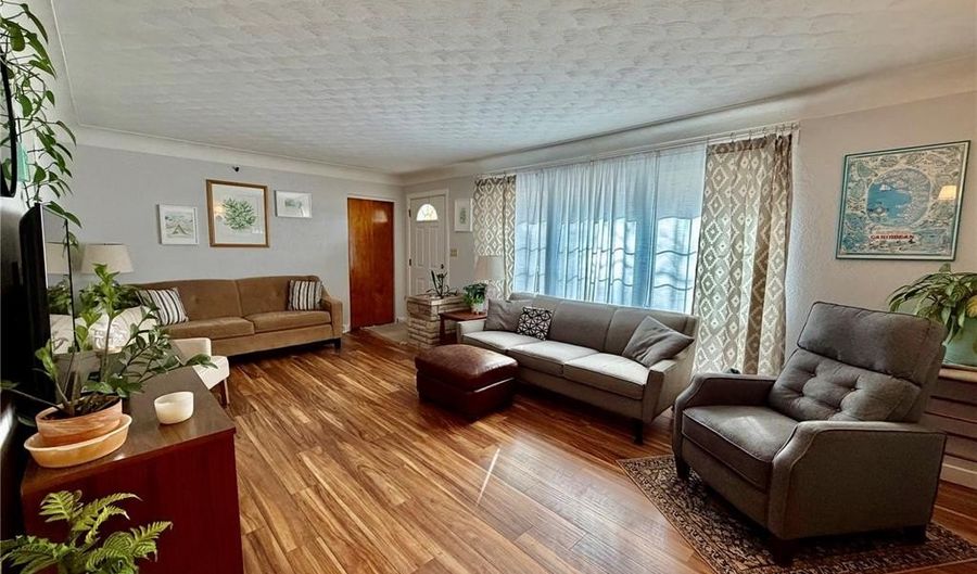 3725 Elmore Dr, Alton, IL 62002 - 3 Beds, 2 Bath