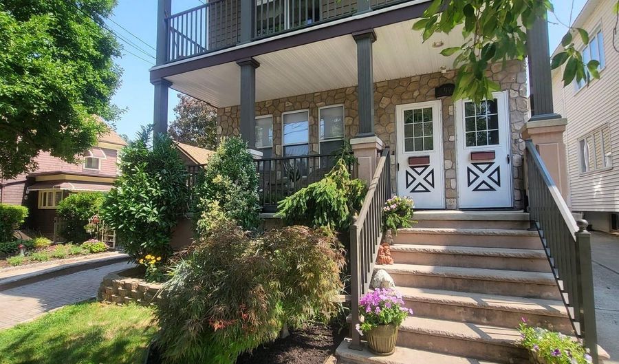 99 W 37TH St, Bayonne, NJ 07002 - 7 Beds, 3 Bath