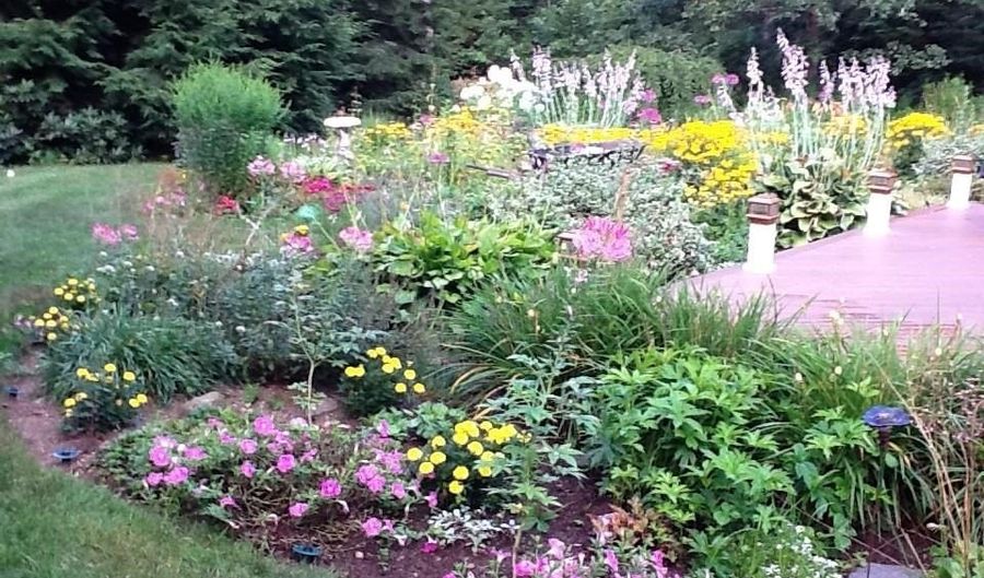 46 Oak Hill Rd, Brookline, NH 03033 - 3 Beds, 2 Bath