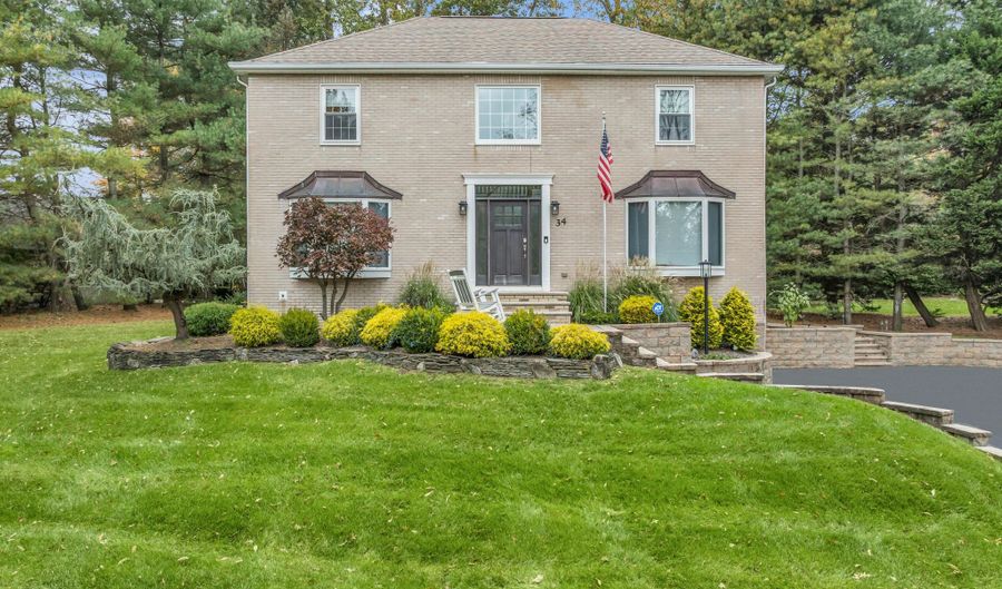 34 Serpentine Dr, Atlantic Highlands, NJ 07716 - 4 Beds, 2 Bath