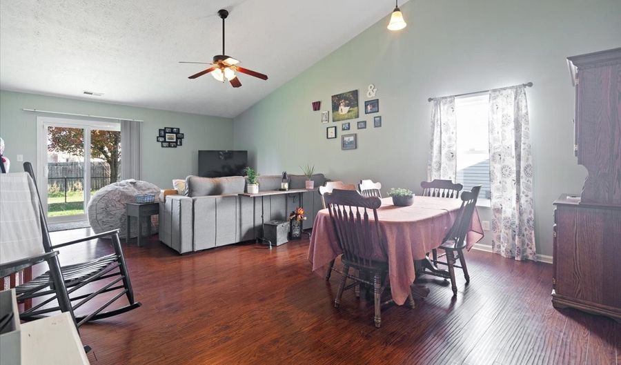 7112 Red Lake Ct, Indianapolis, IN 46217 - 3 Beds, 2 Bath