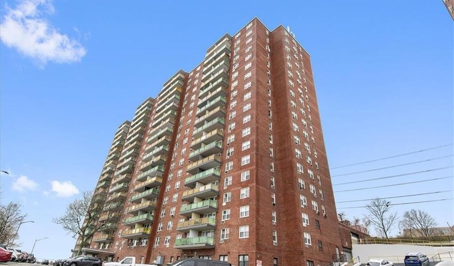 1841 Central Park Ave 6N, Yonkers, NY 10710 - 3 Beds, 2 Bath