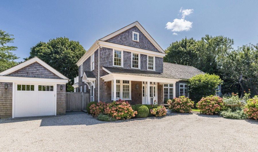 9 Old Montauk Highway Deep Flag Lot, Amagansett, NY 11954 - 5 Beds, 5 Bath