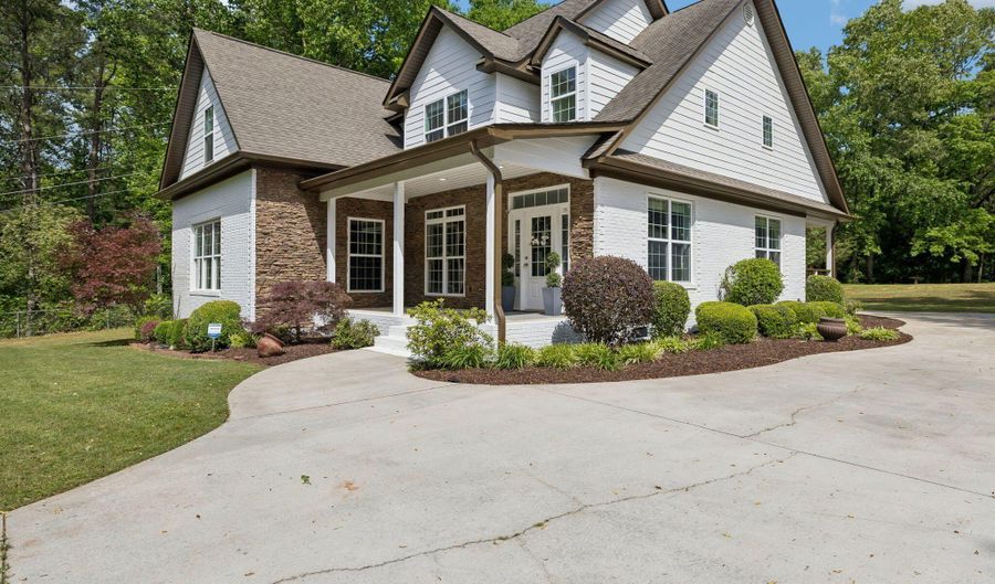 10514 E Brainerd Rd, Apison, TN 37302 - 4 Beds, 3 Bath