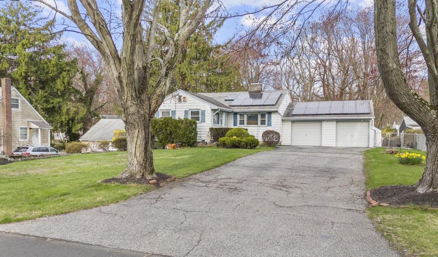 75 Linda Dr, Bridgeport, CT 06606 - 3 Beds, 2 Bath
