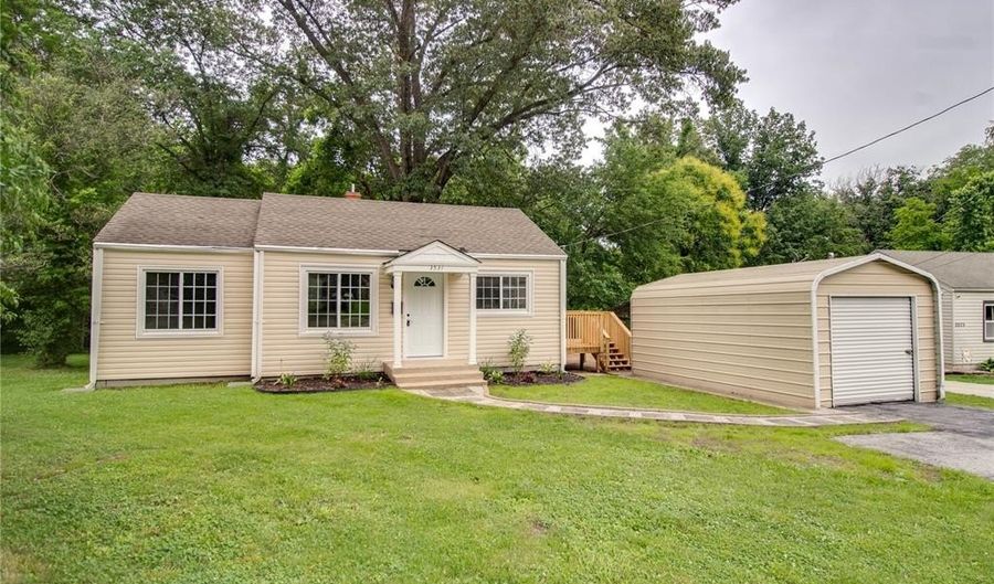 3531 Hoover Dr, Alton, IL 62002 - 2 Beds, 1 Bath