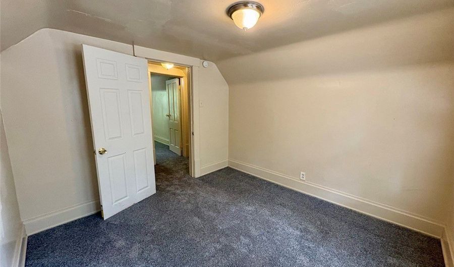 391 E Voris St, Akron, OH 44311 - 2 Beds, 1 Bath