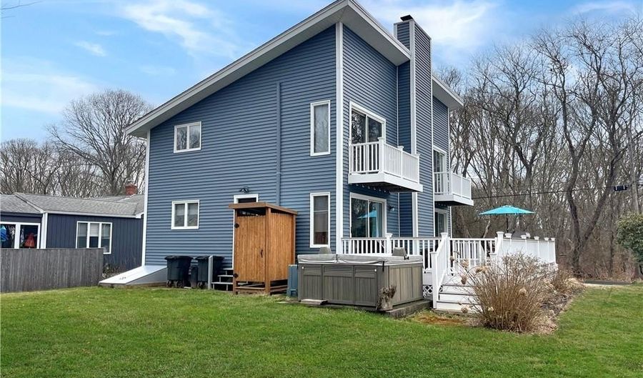 34 Beach Plum Rd, Narragansett, RI 02882 - 4 Beds, 3 Bath