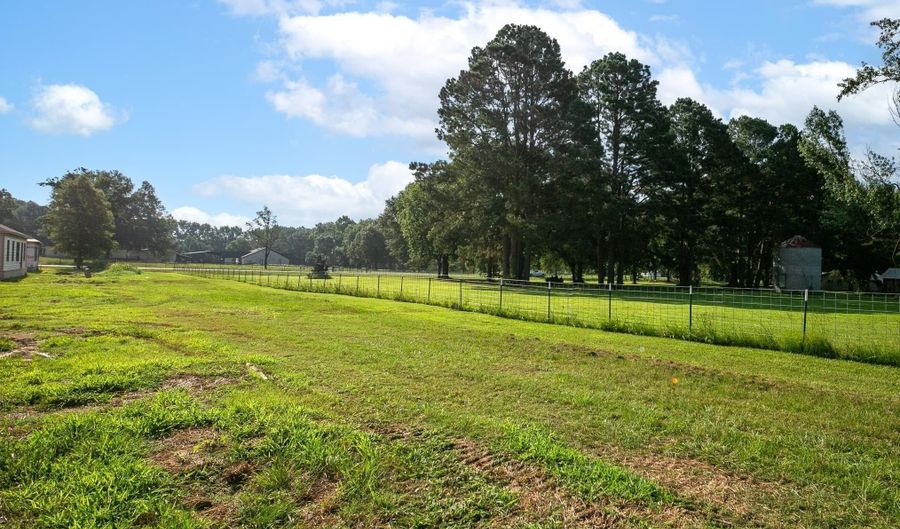 107 LLOYD HENDERSON Rd, Beebe, AR 72012 - 3 Beds, 2 Bath