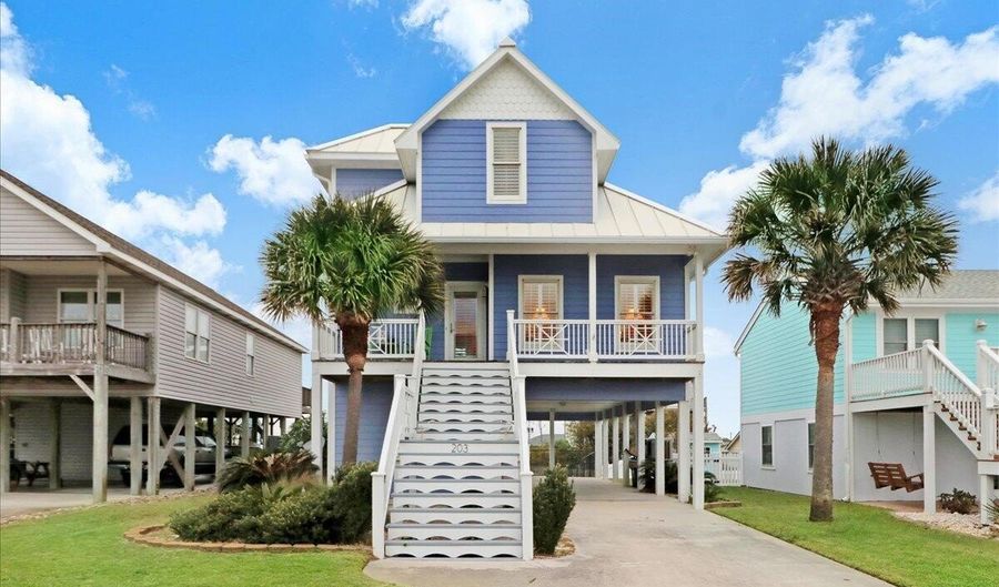 203 E Terminal Blvd, Atlantic Beach, NC 28512 - 3 Beds, 3 Bath