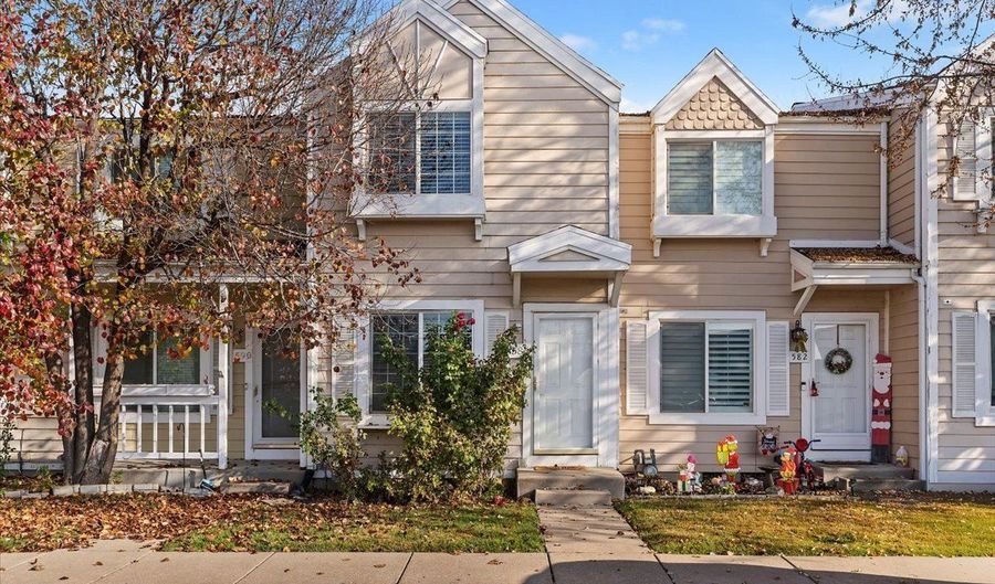 586 W 1950 N, Centerville, UT 84014 - 2 Beds, 2 Bath