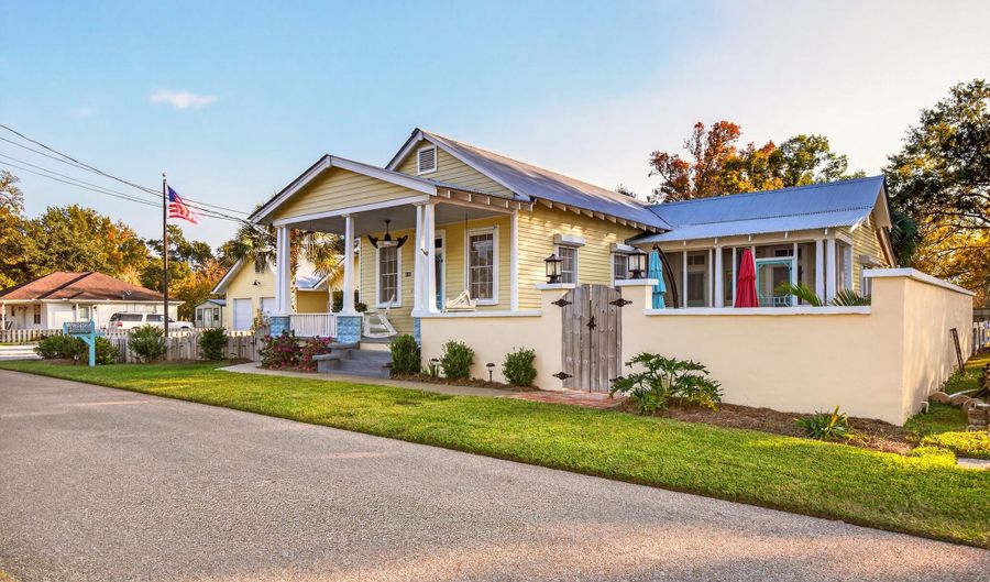 134 Keller St, Bay St. Louis, MS 39520 - 3 Beds, 3 Bath