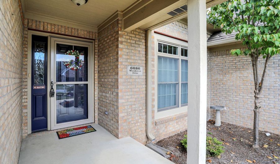 6686 Woodcrest Dr, Avon, IN 46123 - 5 Beds, 4 Bath