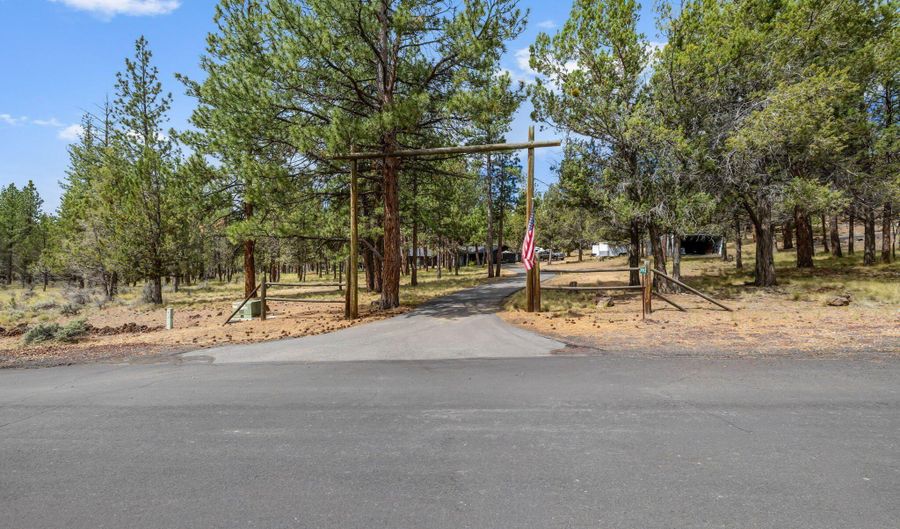 18943 Martingale Cir, Bend, OR 97703 - 4 Beds, 3 Bath