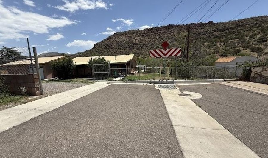 421 Elm, Bayard, NM 88023 - 2 Beds, 2 Bath