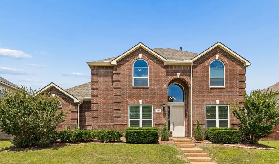1926 Edgehill Dr, Allen, TX 75013 - 5 Beds, 4 Bath