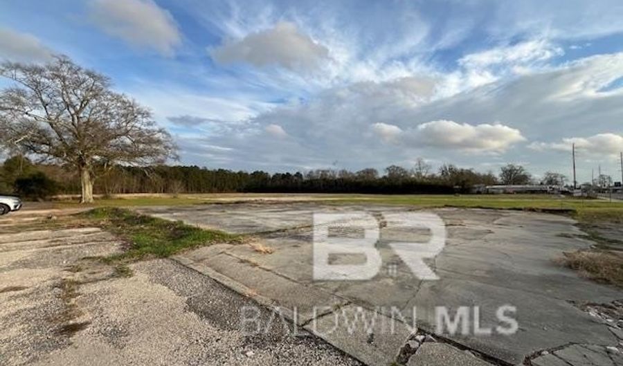 326 N Main St, Atmore, AL 36502 - 0 Beds, 0 Bath