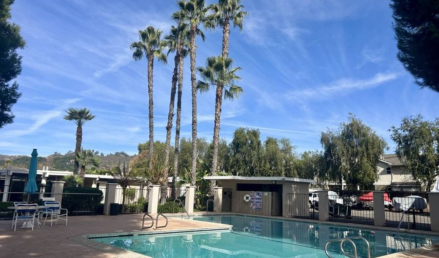 2300 E Valley Pkwy 109, Escondido, CA 92027 - 2 Beds, 1 Bath