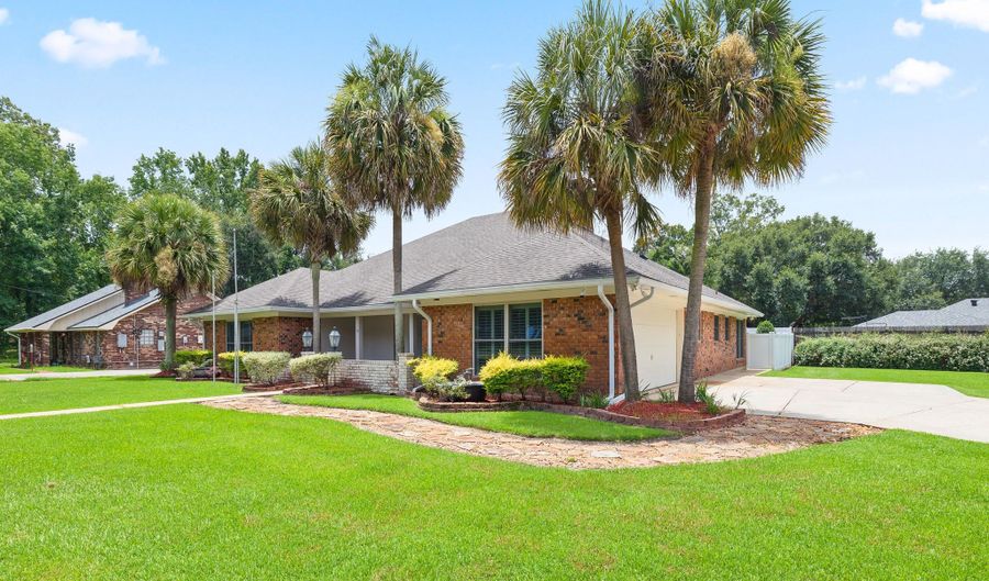 1127 N Monte Blanc Dr, Abbeville, LA 70510 - 4 Beds, 4 Bath