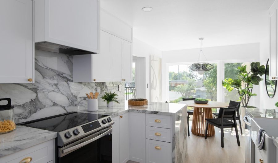 620 W, Solana Beach, CA 92075 - 2 Beds, 2 Bath