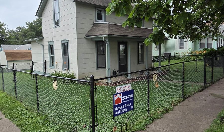 300 Linn St, Atlantic, IA 50022 - 2 Beds, 1 Bath