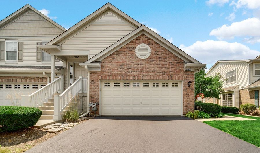 1580 Millbrook Dr, Algonquin, IL 60102 - 2 Beds, 2 Bath