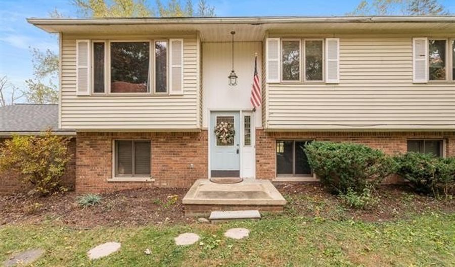 5122 Elizabeth Ln, Almont, MI 48003 - 4 Beds, 2 Bath