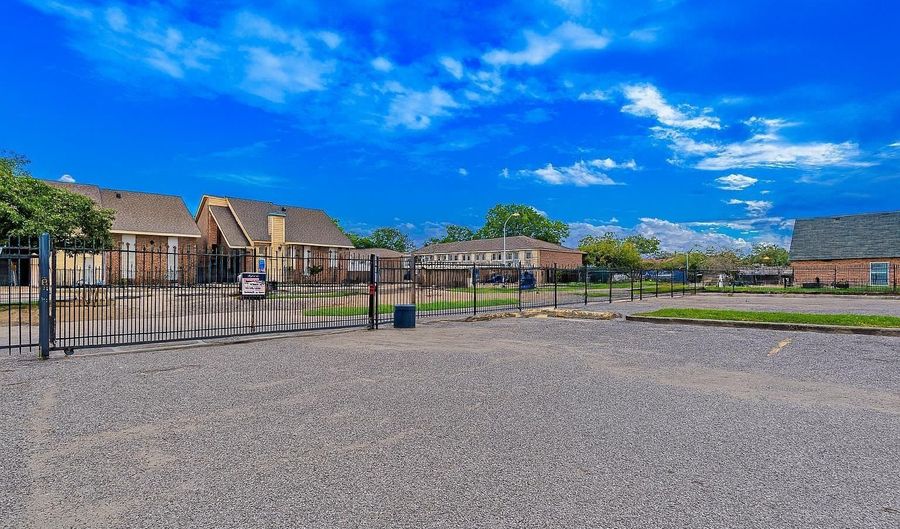 4518 Y A Tittle Ave #1, Baton Rouge, LA 70820 - 2 Beds, 1 Bath